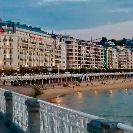 Apartment Berabera,parking Free,2wc,terraza,aire Acond,auto Checkin San Sebastián